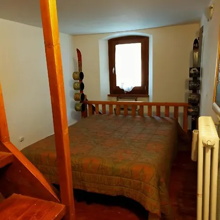 Lo Tzeno In Borgo Apartment